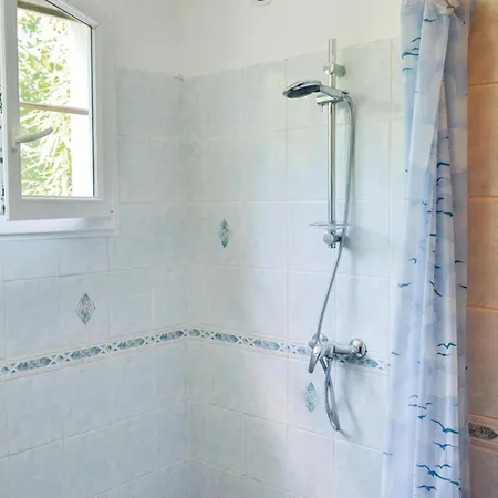 2 Bedroom In * Athis (Marne)